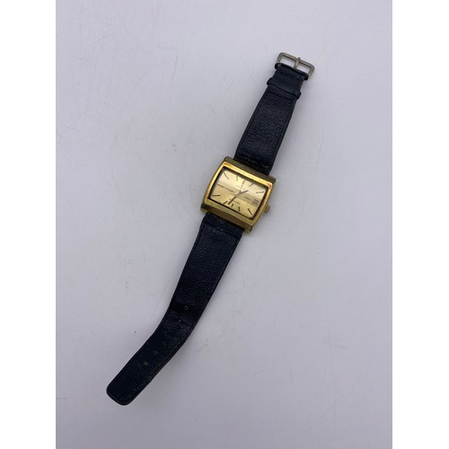 624 - VINTAGE 1970S ZENITH AUTOMATIC 28800 SQUARE FACE WATCH ON LEATHER STRAP