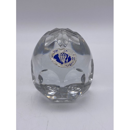 567 - SELECTION OF GLASS PAPER WEIGHTS INCLUDING WEDGWOOD CHRISTMAS SERIES, CAITHNESS AND MDINA