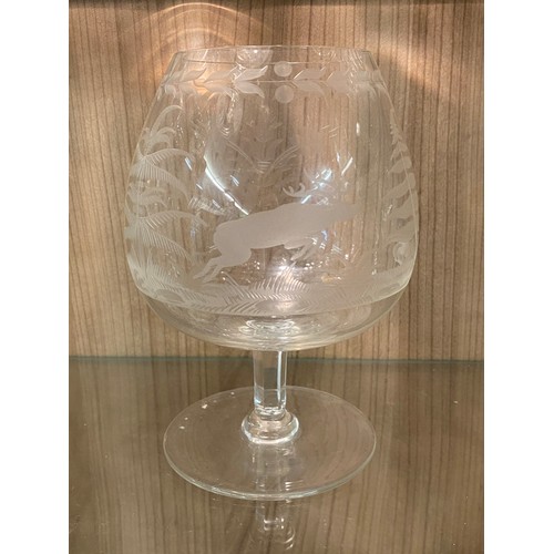 451 - SET OF FOUR FINE GLASS BRANDY BALLOON ETCHED WITH WATER FOWL AND STAGS