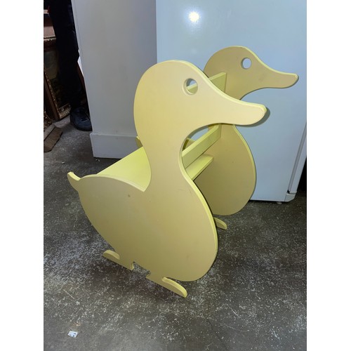 42 - YELLOW PAINTED DUCK CHILDS SEAT