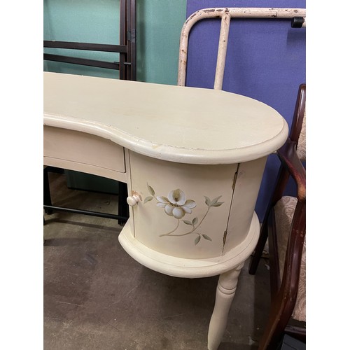 46 - GREEN PAINTED KIDNEY SHAPED KNEEHOLE DRESSING TABLE/DESK WITH PAINTED DECORATION