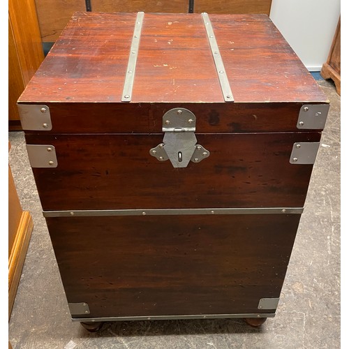 70 - REPRODUCTION DARK WOOD BANDED MILITARY STYLE BOX