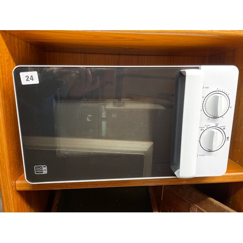 24 - MICROWAVE OVEN