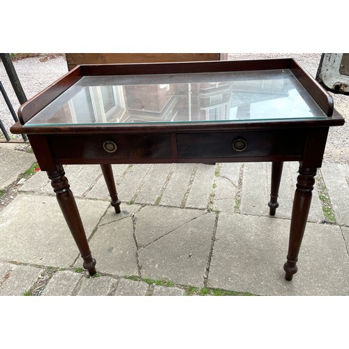 239 - VICTORIAN MAHOGANY GALLERY BACKED SIDE TABLE ON TURNED TAPERED LEGS