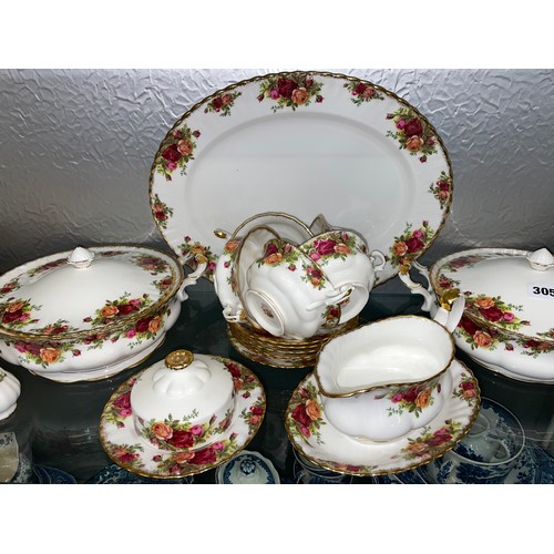 305 - EXTENISVE ROYAL ALBERT OLD COUNTRY ROSES TEA SET AND DINNER WARES INC. TUREENS, CAKE STAND AND MEAT ... 