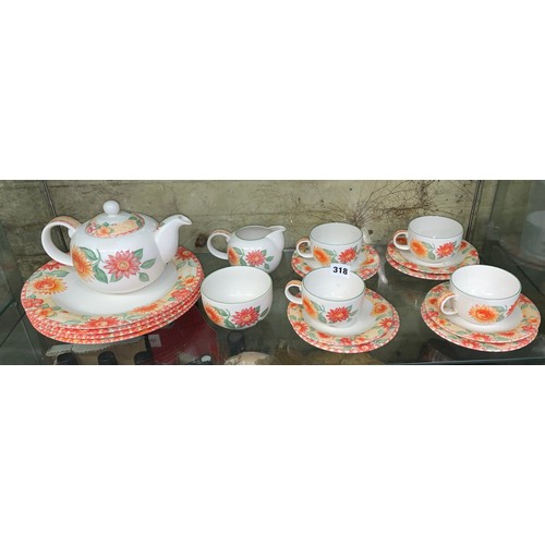 318 - ROYAL DOULTON EXPRESSIONS SUNBURST PART TABLE SET