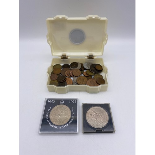 424 - QUEEN ELIZABETH II PLASTIC BOX CONTAINING PRE DECIMAL GB AND FOREIGN COINS