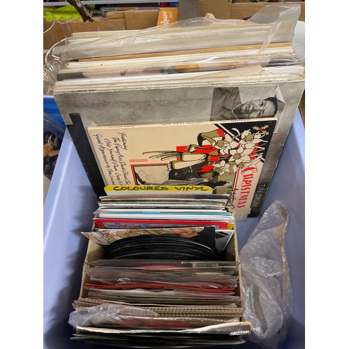 415 - CRATE CONTAINING COLOURED VINYL 45 SINGLES AND SOME LPS