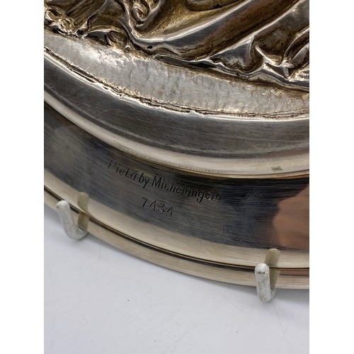 440 - STERLING SILVER BAS RELIEF TRAY DEPICTING PIETA AFTER THE ANTIQUE ISSUED BY THE DANBURY MINT 12.1 OZ... 