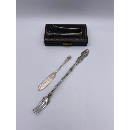 443 - CASED SILVER TALON SUGAR TONGS AND BIRMINGHAM SILVER BRIGHT CUT PRESERVE KNIFE, AND PLATED PICKLE FO... 