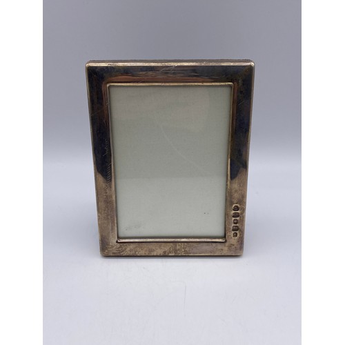 482 - 925 SILVER EASEL BACK RECTANGULAR PHOTOGRAPH FRAME