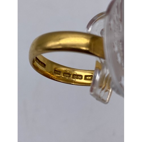 527 - 22CT GOLD WEDDING BAND 3.5G APPROX SIZE M