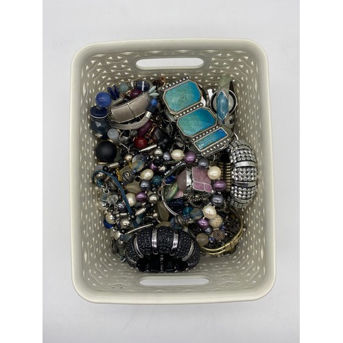 514 - CABOCHON SET BRACELETS, BANGLES, NECK CHAINS, AND PENDANTS