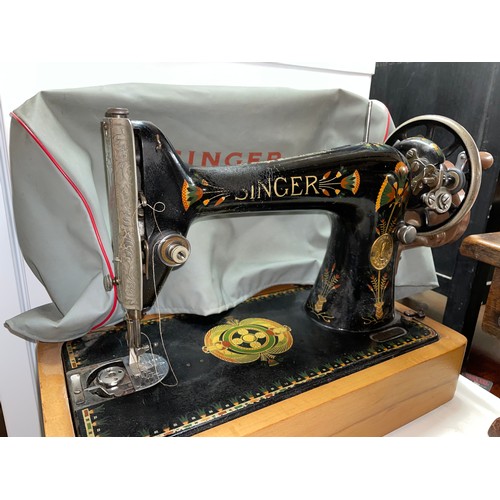 92 - SINGER BLACK ENAMEL MANUAL SEWING MACHINE