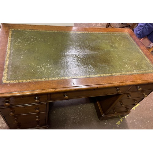 117 - VICTORIAN NINE DRAWER KNEEHOLE DESK WITH GREEN LEATHER GILT TOOLED SCIVER