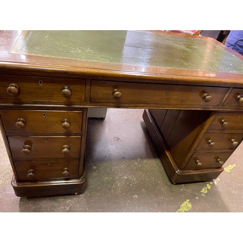 117 - VICTORIAN NINE DRAWER KNEEHOLE DESK WITH GREEN LEATHER GILT TOOLED SCIVER