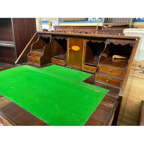 110 - QUALITY EDWARDIAN MAHOGANY CROSS BANDED BUREAU WITH FITTED INTERIOR ON OGEE BRACKET FEET