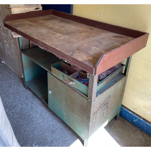 187 - GREEN METAL WORK BASE BENCH WITH MYFORD LATHE AND VARIOUS ACCESSORIES