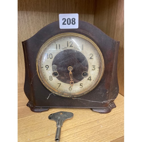 208 - SMITHS ENFIELD BAKELITE MANTLE CLOCK WITH KEY