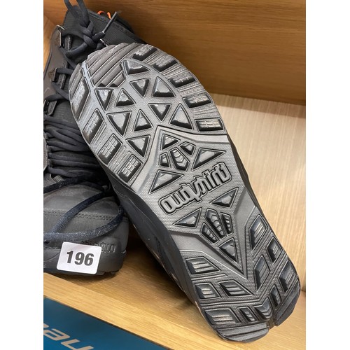 196 - 32 SIZE FOR SNOW BOARDING BOOTS