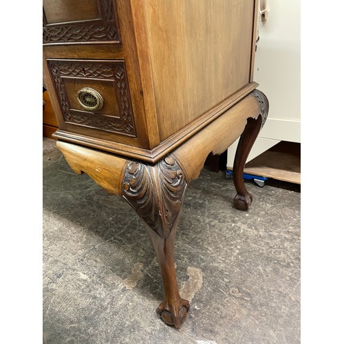 73 - EDWARDIAN MAHOGANY KNEEHOLE DESK WITH LEATHER SKIVER GALLERY BACK AND BLIND FRET CARVED DRAWER FRONT... 