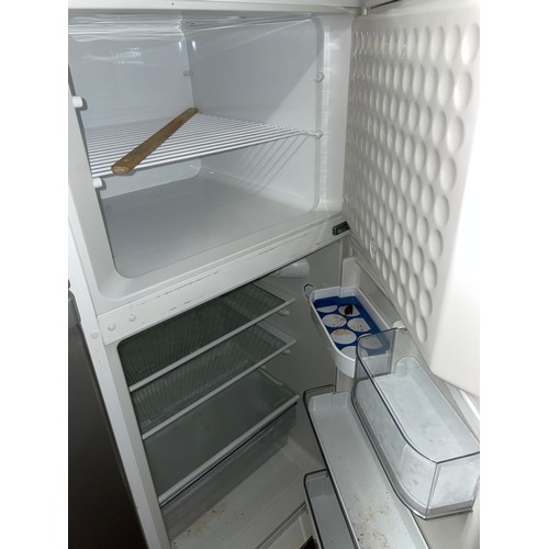 85 - BOSCH CLASSIXX FRIDGE FREEZER