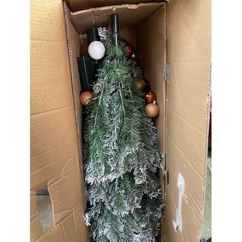 128 - 7FT FLOCKED CHRISTMAS TREE