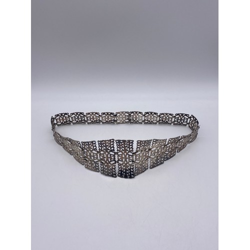 750 - EPNS FILIGREE GRADUATED LINK NURSES BELT LENGTH 64CM