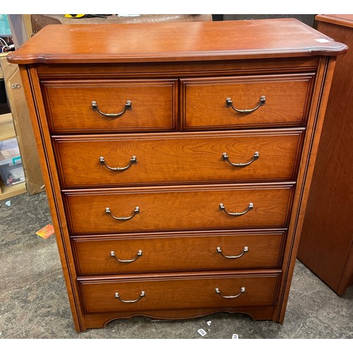 75 - CHERRY WOOD EFFECT TWO OVER FOUR DRAWER CHEST WITH TRIPLE DRESSING MIRROR