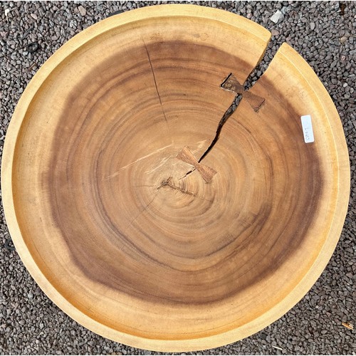 67 - CIRCULAR LIGHT WOOD DISH TOP TRI LEG OCASSIONAL TABLE