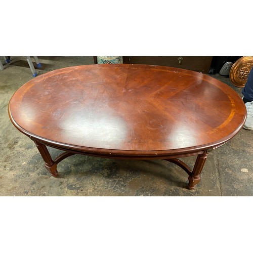 199 - OVAL MAHOGANY CROSS STRETCHER COFFEE TABLE