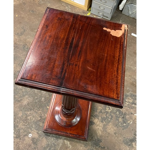 179 - MAHOGANY FLUTED AND BULBOUS TORCHERE STAND