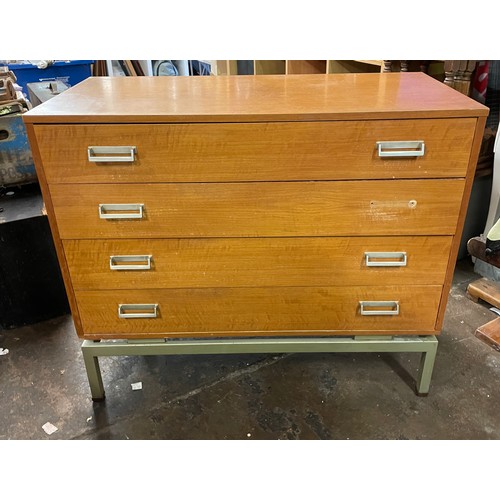 194 - G PLAN TEAK KNEEHOLE DRESSING TABLE AND CHEST OF DRAWERS