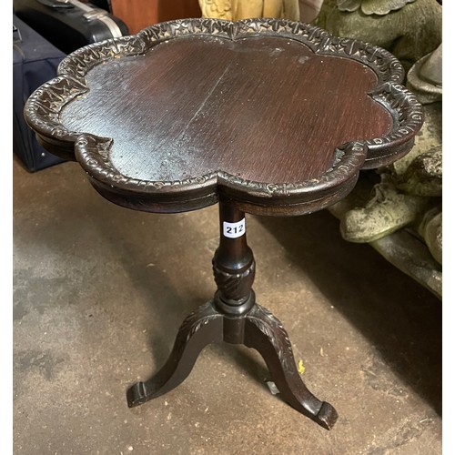 212 - LOBED TOPPED GEORGIAN STYLE TRIPOD WINE TABLE