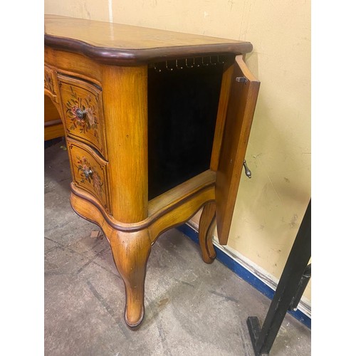 126 - PAINTED STENCILLED KNEE HOLE DRESSING TABLE WITH JEWELLERY COMPARTMENTS AND MATCHING STOOL