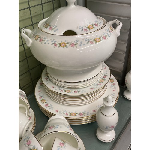 295 - EXTENSIVE MAYFAIR FINE BONE CHINA TABLE SERVICE INCLUDING COFFEE POT AND TEAPOT