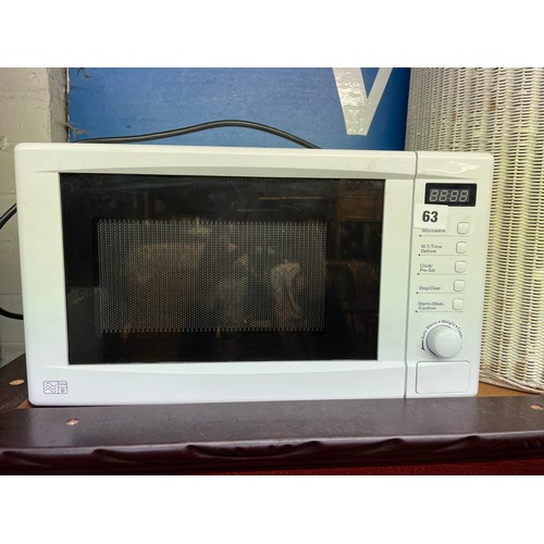 63 - MICROWAVE OVEN