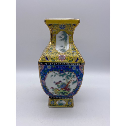 476 - CHINESE STYLE TRANSFER PRINTED FAMILLE JEUNNE WAISTED VASE