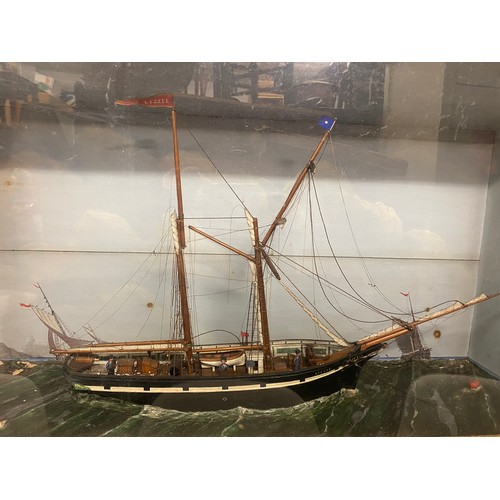 134 - LATE VICTORIAN/EDWARDIAN PERIOD SAILING DIORAMA IN GLAZED CASE