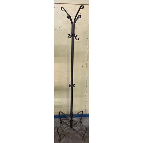 117 - METAL HAT AND COAT STAND