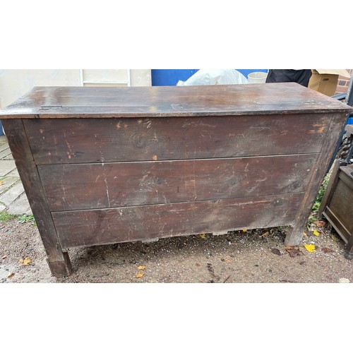 112 - 18TH CENTURY OAK NINE DRAWER MULE CHEST ON BRACKET FEET