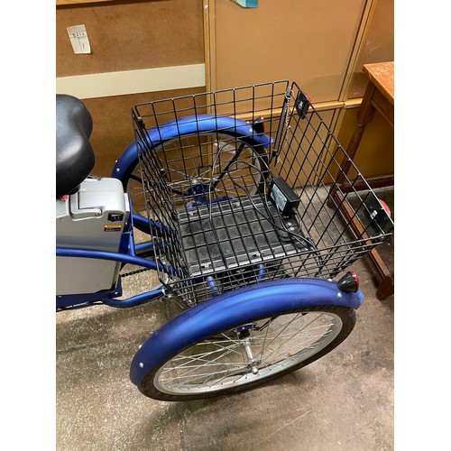 114 - IZIP ELECTRIC TRI CRUISER TRICYCLE WITH CHARGER AND BELL