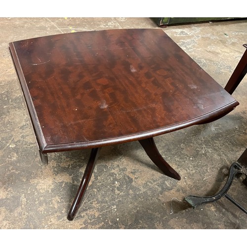 86 - MAHOGNAY DROP FLAP PEDESTAL COFFEE TABLE