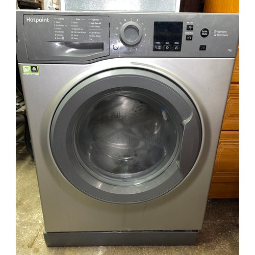 152 - HOTPOINT 7KG EXTRA TOUCH WASHING MACHINE