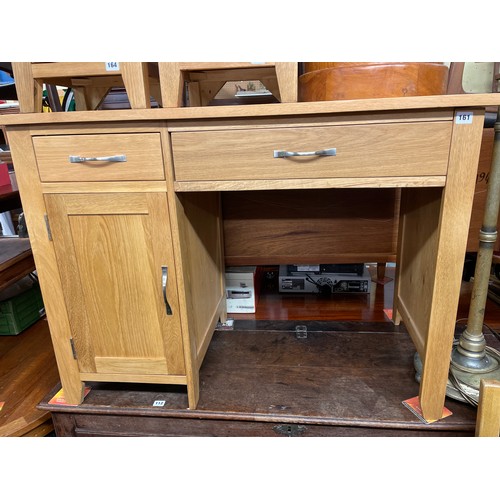 161 - OAK KNEEHOLE DRESSING TABLE AND CHAIR