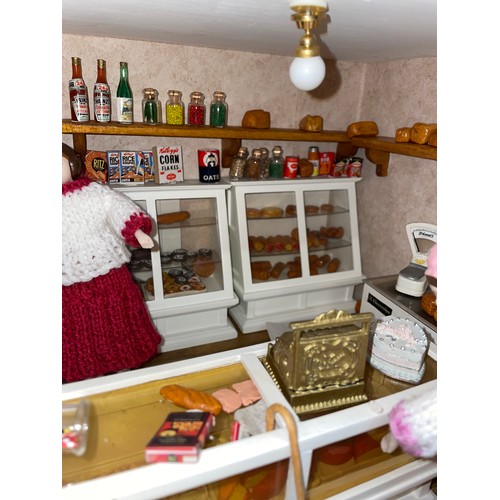 128 - TOWN HOUSE STYLE DOLLS HOUSE AND CONTENTS