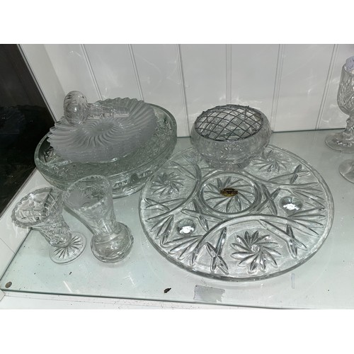 253 - TWO SHELVES OF ROYAL BRIERLEY AND OTHER CUT GLASSWARES