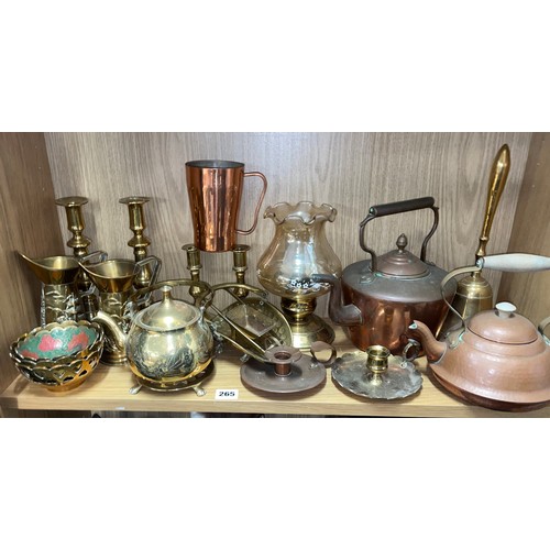 265 - COPPER KETTLE TWO PAIRS OF BRASS CANDLE STICKS, CHAMBER STICKS AND ASSORTED METALWARES