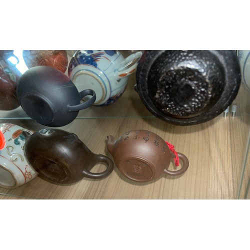 343 - CHINESE AND JAPANESE MINIATURE TEAPOTS AND KETTLES