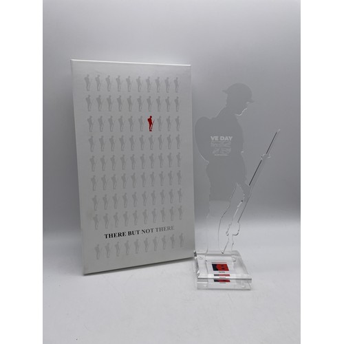 599 - BOXED VE DAY 75 YEAR ANNIVERSARY PERSPEX TOMMY STAND